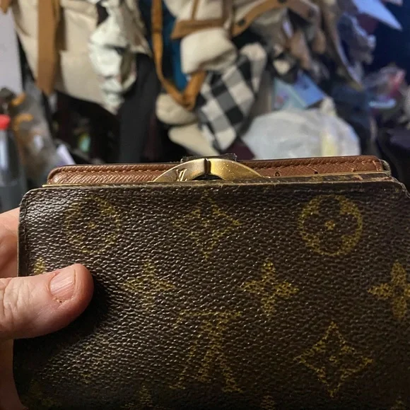 AUTHENTIC Louis Vuitton Monogram Wallet - Picture 4 of 15